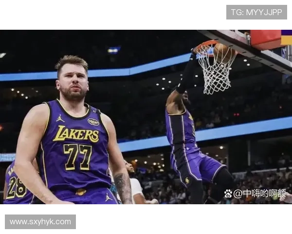 东契奇回应里夫斯质疑称其从未扣篮直言对方只是个喷子